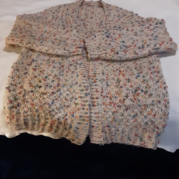 Beautiful Full Figure Loveriche Cardigan with Pockets - Picture 1 of 2